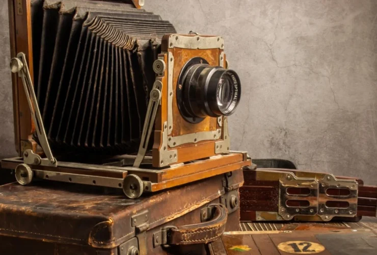 The Evolution of Photography (First Camera)