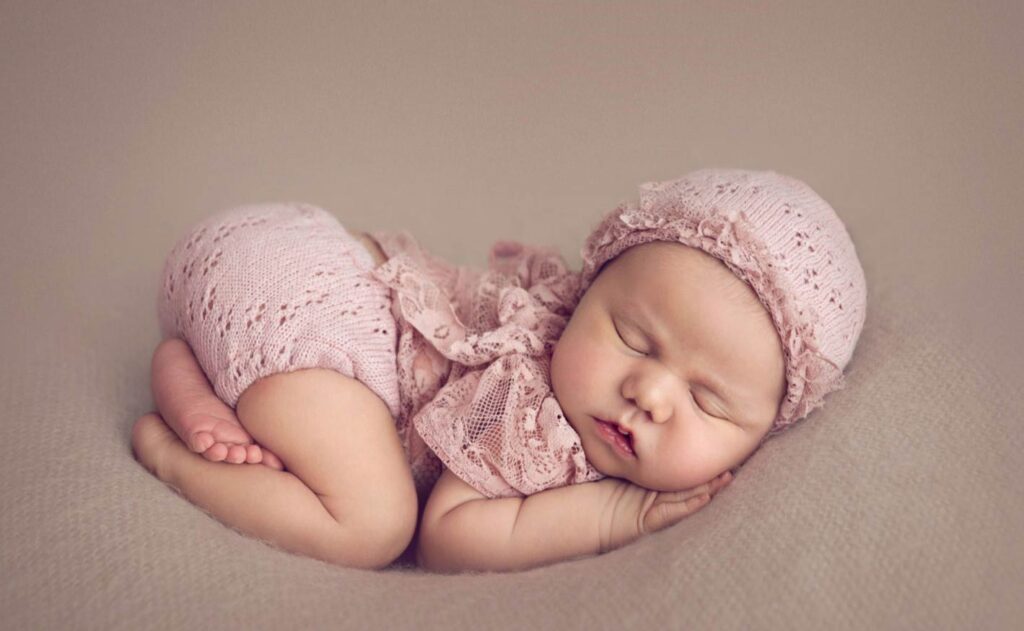 Newborn photography Poses